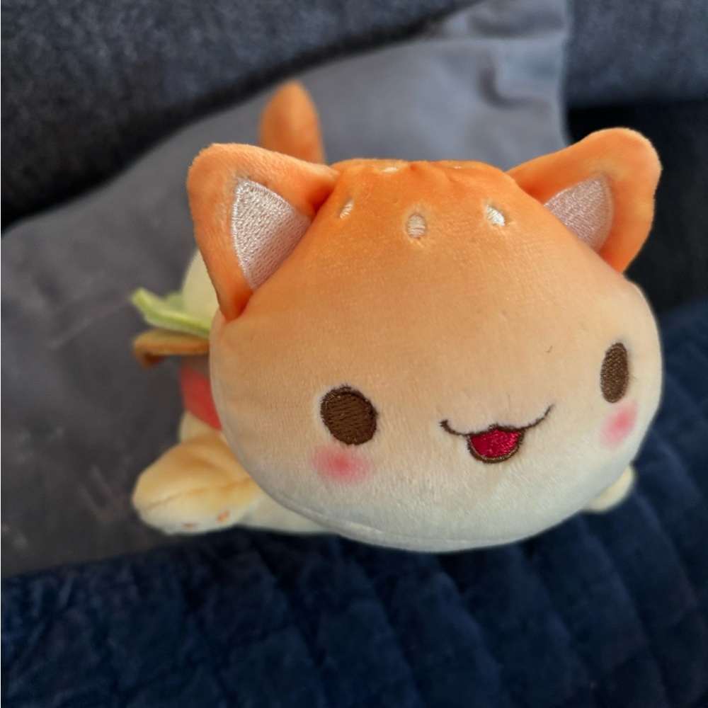 Aphmau Kitty Burger plush